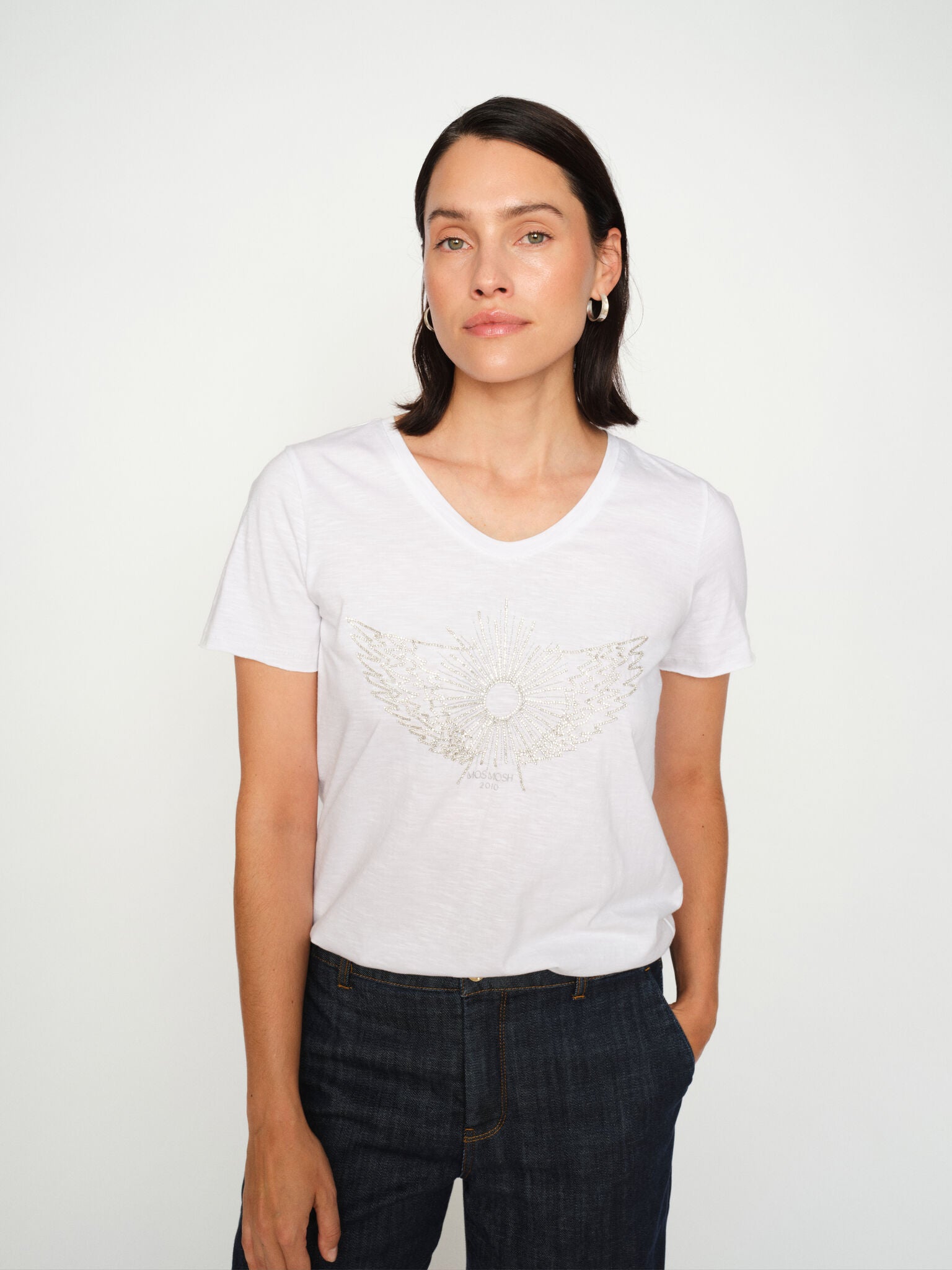 Modelshot / White / Detail